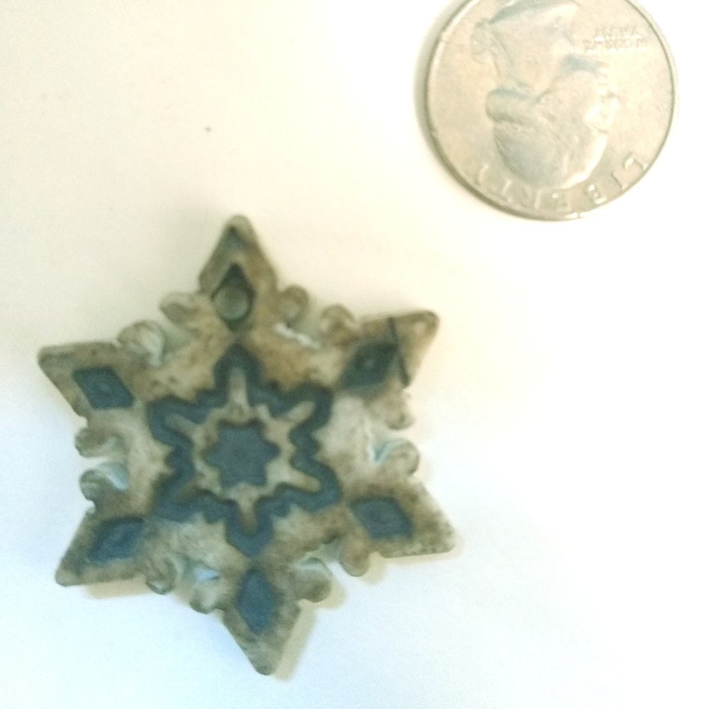 Ceramic partly glazed snowflake pendant/ornament